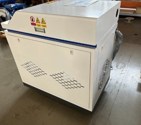 Huis 2000w 3000w Pulse Fiber Laser Reiniging Machine voor het reinigen van roestoppervlak op metalen oppervlakken door Au3tech Control System