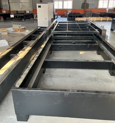 Gemakkelijke werking HIWIN Metal Plate Laser Cut Machine voor het verwerken van gegalvaniseerde plaat en aluminium productie-installatie
