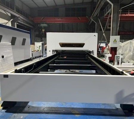 CE-gecertificeerde 3-6KW/8KW/12000W/20000W metalenvezellasersnijmachine met en Fuji/Delta/INOVANCE/Yasukawa servomotor
