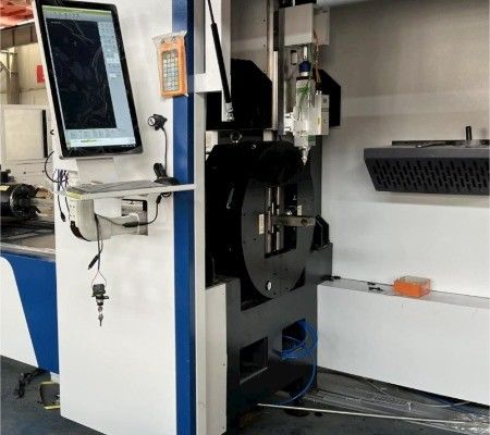 6015 CNC Tube Laser Cutter Pipe Fiber Laser Cutting Machine voor het snijden van buizen